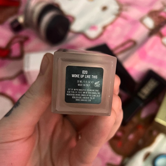 IL MAKIAGE Woke Up Like This Foundation - Shade 020 (With Box) - Picture 4 of 7